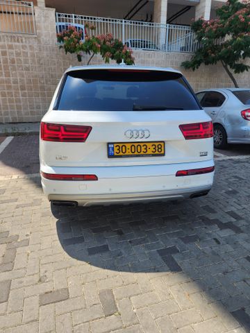 אאודי Q7