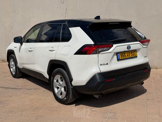 טויוטה RAV4