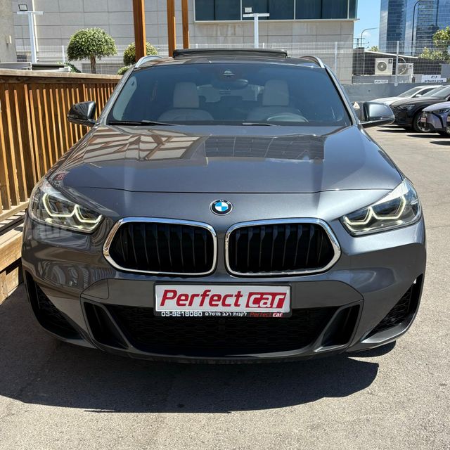 ב מ וו X2