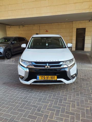 מיצובישי אאוטלנדר