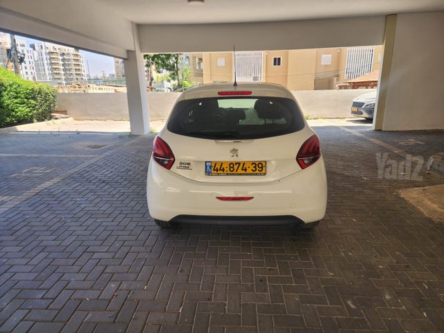 פיג'ו 208