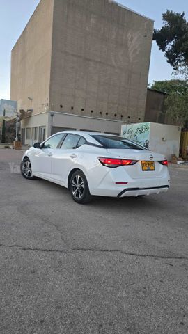ניסאן סנטרה