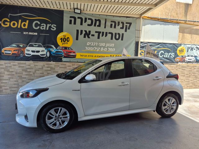 טויוטה יאריס