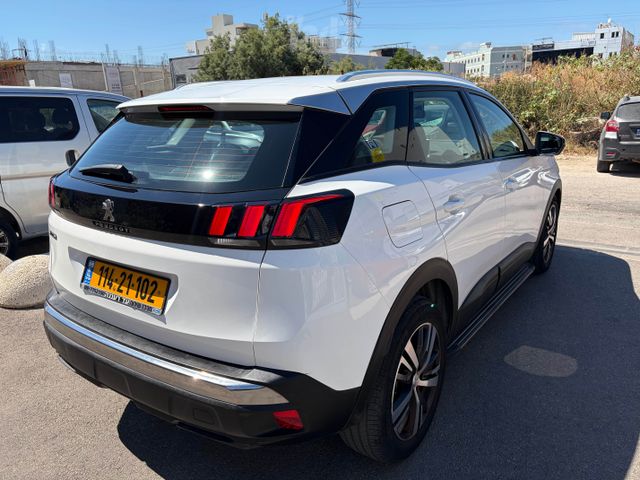 פיג'ו 3008