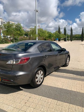 מודעת רכב מאזדה 3