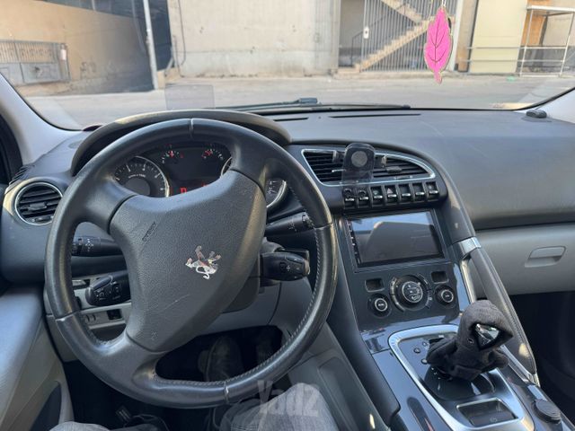 פיג'ו 3008