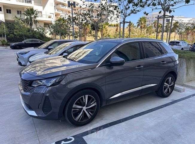 פיג'ו 3008