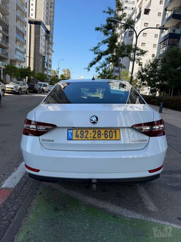 מודעת רכב סקודה סופרב