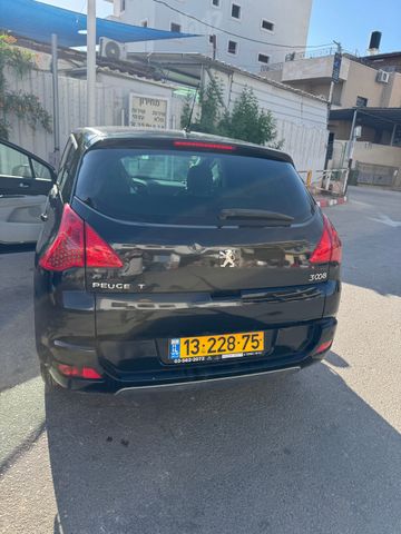 פיג'ו 3008