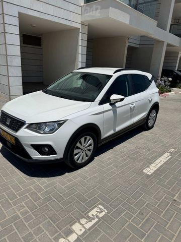 סיאט ארונה