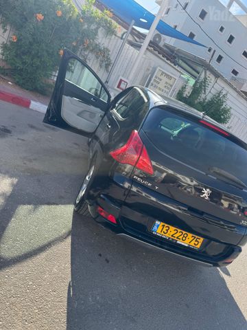 פיג'ו 3008