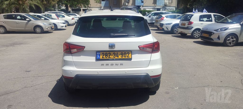 סיאט ארונה