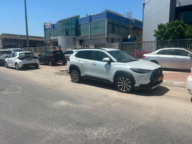 טויוטה קורולה קרוס