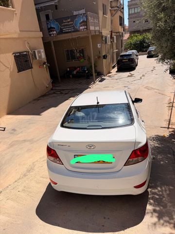 יונדאי אקסנט i25