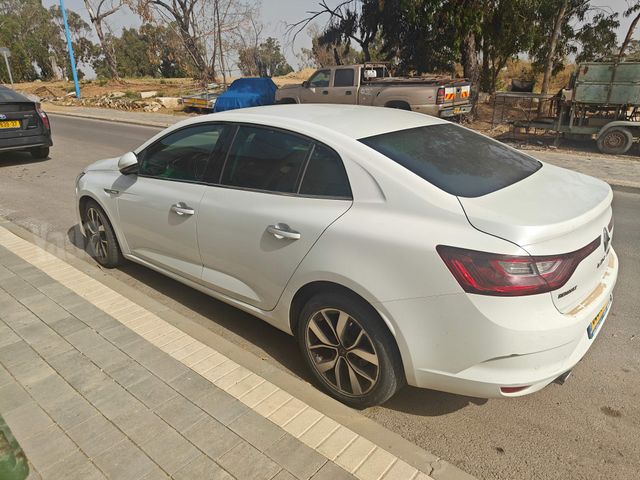 רנו מגאן