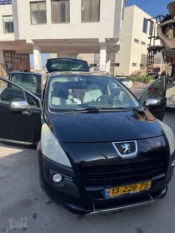 פיג'ו 3008
