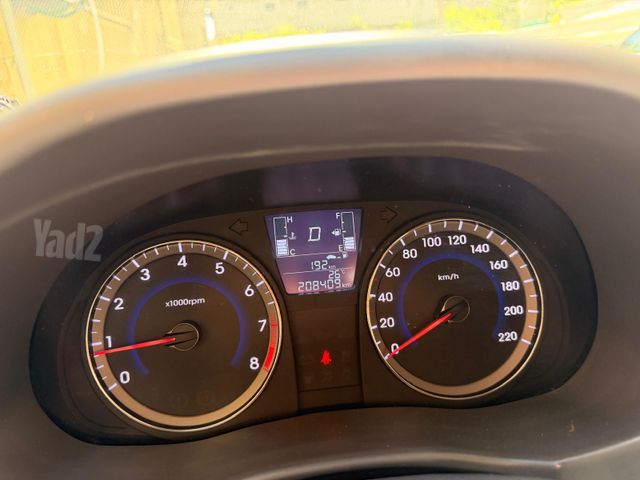 יונדאי אקסנט i25