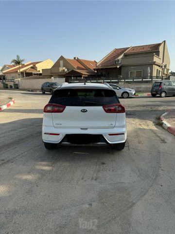 קיה נירו