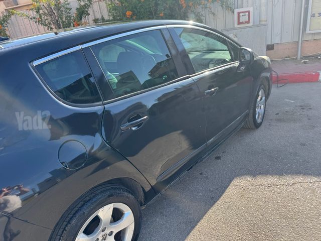 פיג'ו 3008