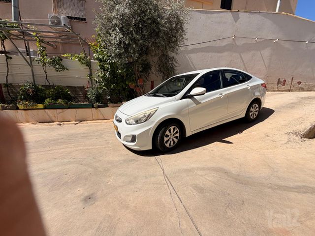 יונדאי אקסנט i25