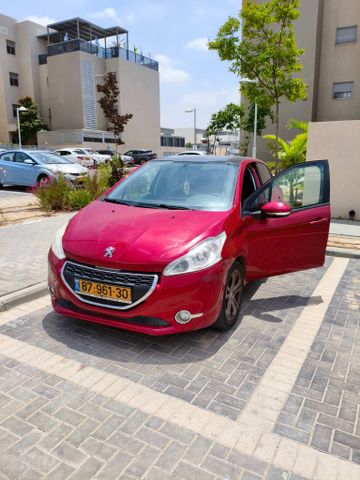 מודעת רכב פיג'ו 208