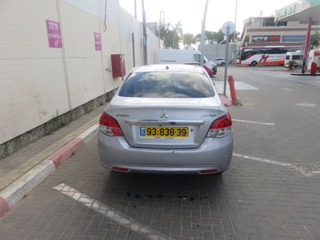מודעת רכב מיצובישי אטראז'