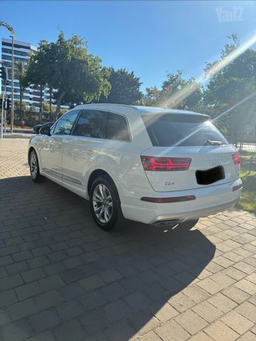מודעת רכב אאודי Q7 2