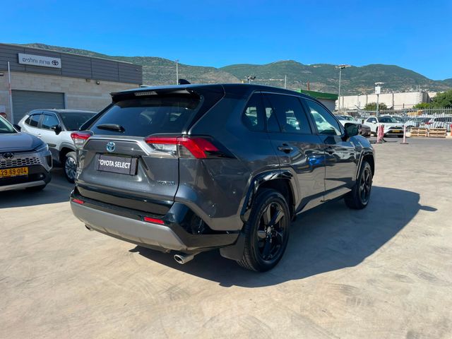טויוטה RAV4