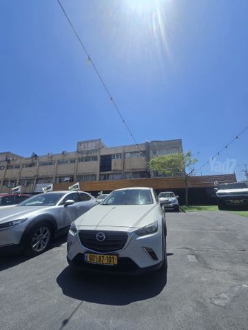 מודעת רכב מאזדה CX-3