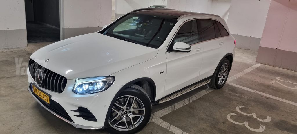 GLC Exclusive AMG GLC 300e פלאג-אין אוט׳ 2.0 (211 כ״ס)