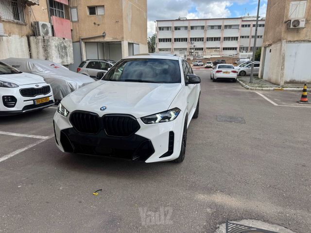 ב מ וו X6
