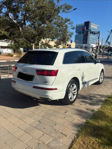 אאודי Q7