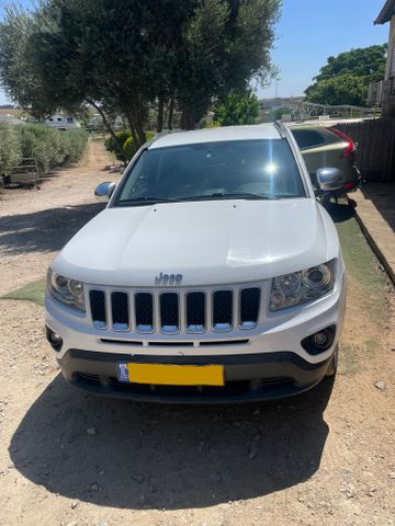 מודעת רכב ג'יפ קומפאס