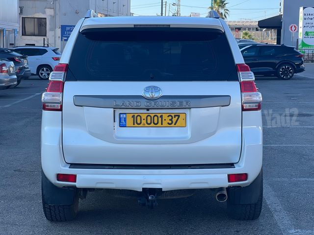 טויוטה לנד קרוזר