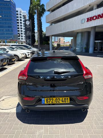 וולוו V40