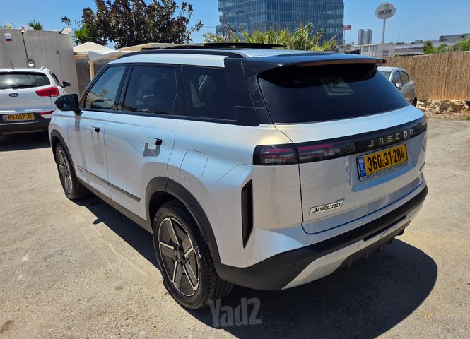 ג'אקו J7