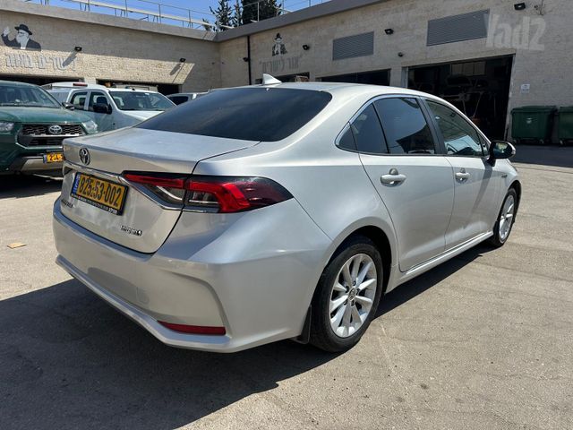 מודעת רכב טויוטה קורולה 1