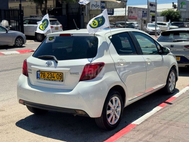 מודעת רכב טויוטה יאריס 2