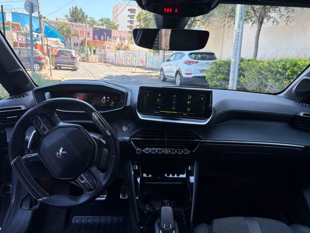 פיג'ו 208