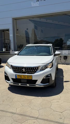 פיג'ו 3008