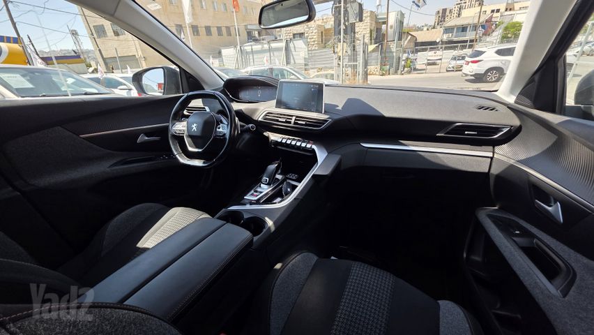 פיג'ו 3008