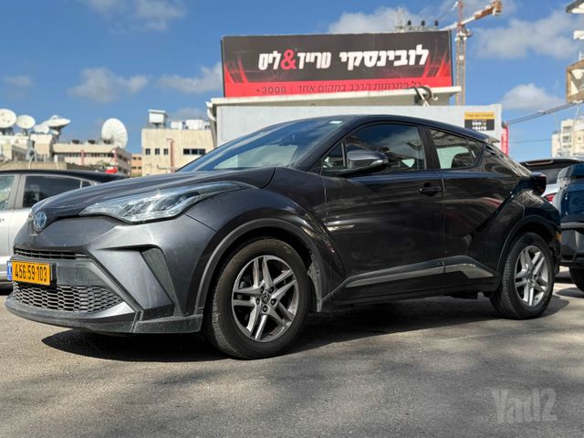 מודעת רכב טויוטה C-HR