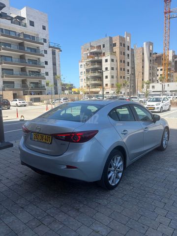מאזדה 3