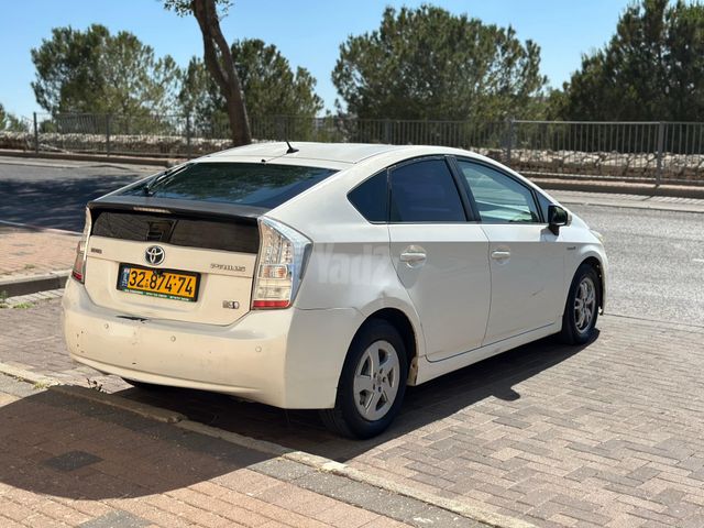 מודעת רכב טויוטה פריוס
