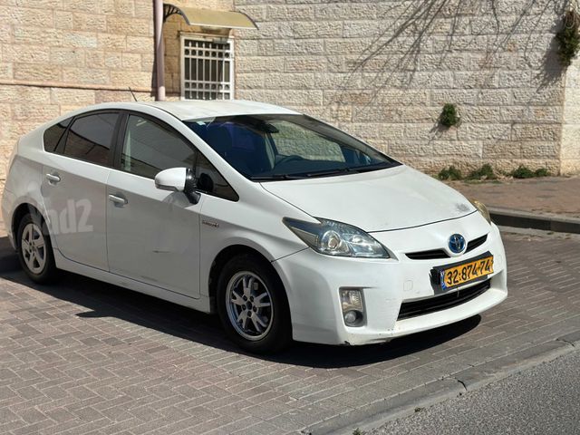 טויוטה פריוס