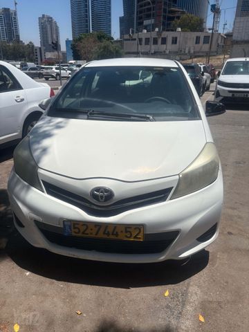 טויוטה יאריס