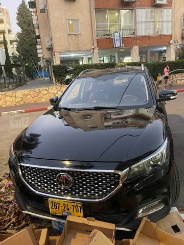 אם ג'י ZS