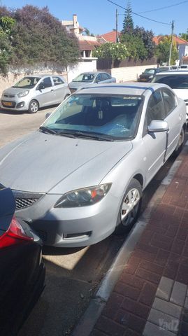 מודעת רכב מאזדה 3