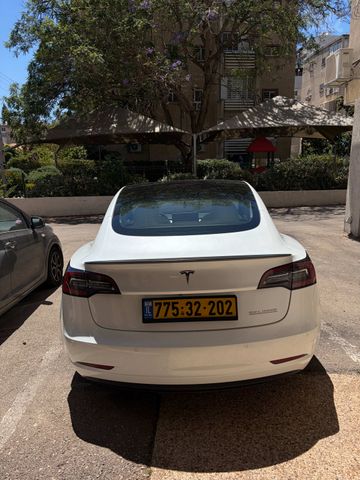 טסלה מודל 3