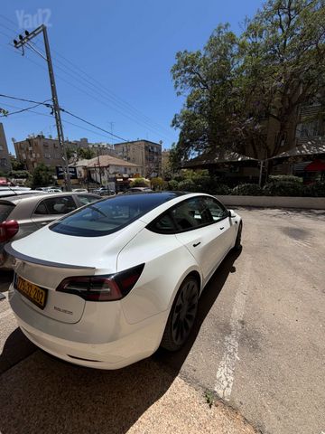 טסלה מודל 3